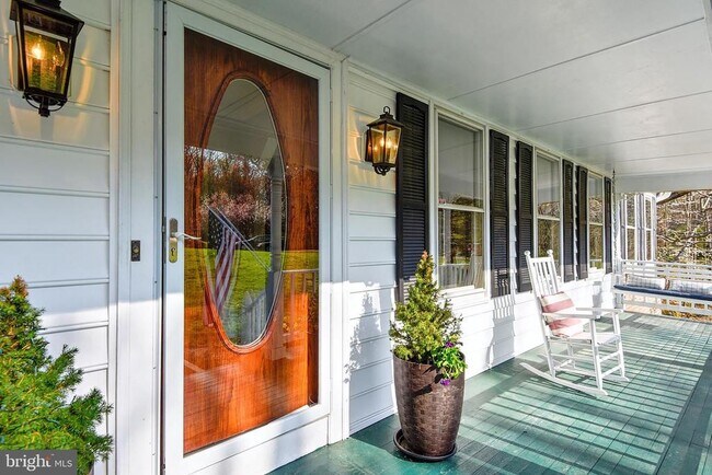 Building Photo - 980 Old Holly Dr