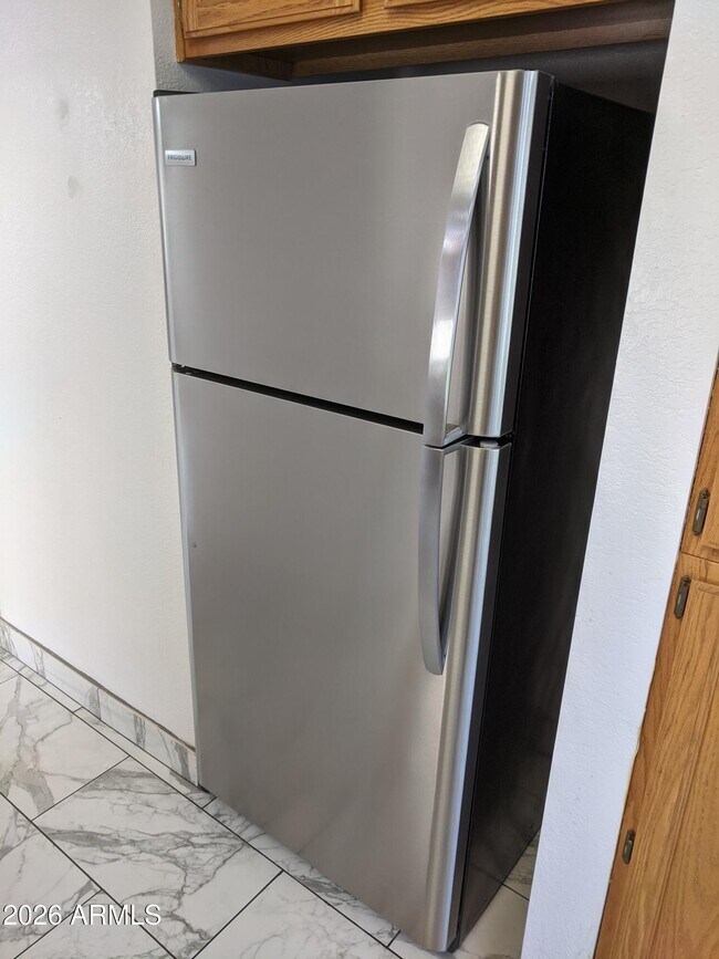 Building Photo - 1321 N Jamaica Way