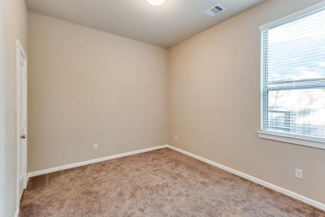 Building Photo - 104 Windflower Track Ct