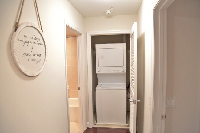 Building Photo - 1111 Oronoco St