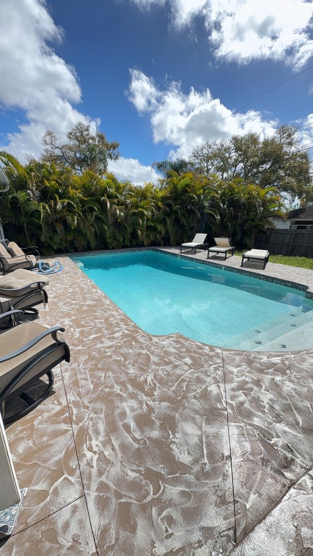Building Photo - Fully Furnished 3 bedroom pool home in Largo
