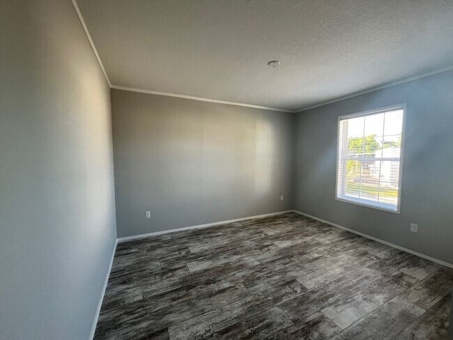 Building Photo - 81 Gazelle Dr