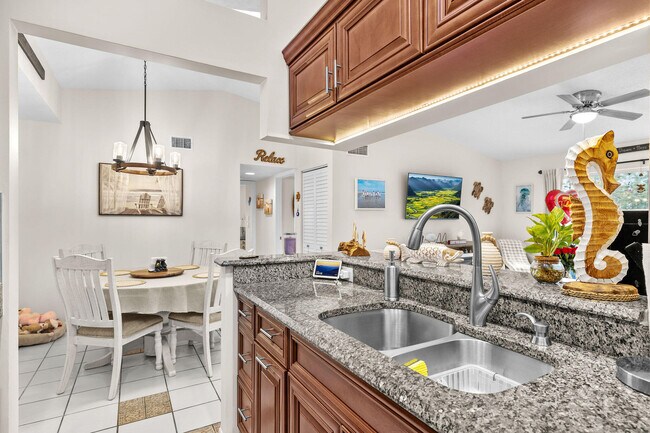 Building Photo - 2502 SE Anchorage Cove