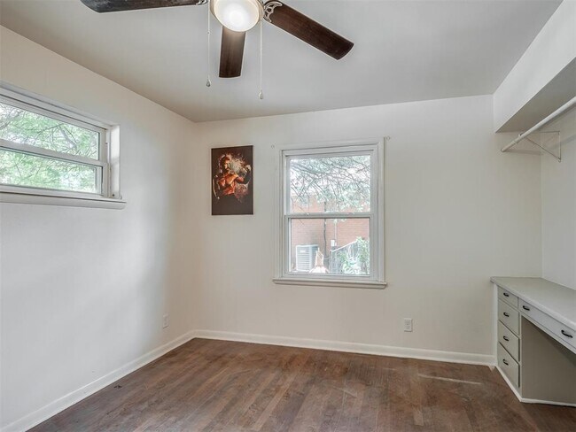 Building Photo - 1512 Bedford Ln