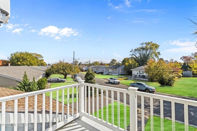 Building Photo - 633 N Manetta Dr
