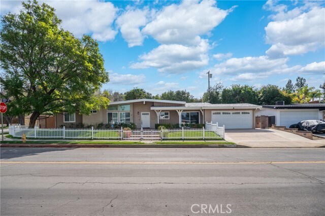Building Photo - 23000 Brenford St
