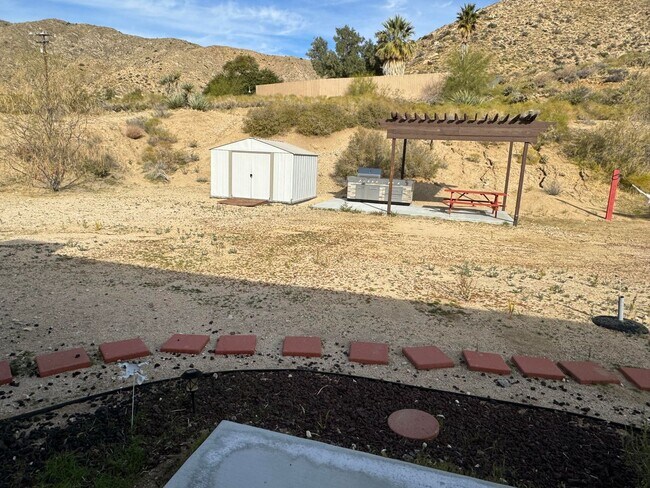 Building Photo - 3 bedroom 1.5 bathroom with amazing views of Morongo Valley