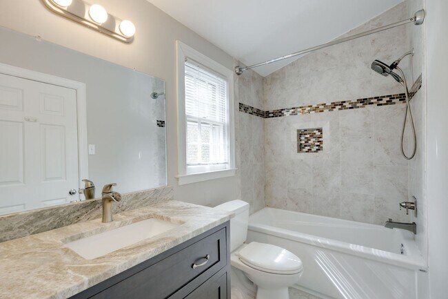 Building Photo - PRICE DROP on Beautiful 4 Bedroom 3 Bathroom Home in North Chesterfield ***Available Early April***