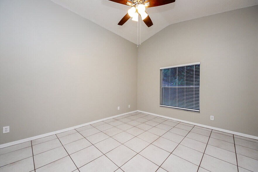 Building Photo - 2150 Rj Cir