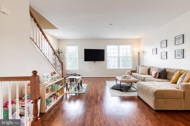 Building Photo - 513 Bluffton Dr