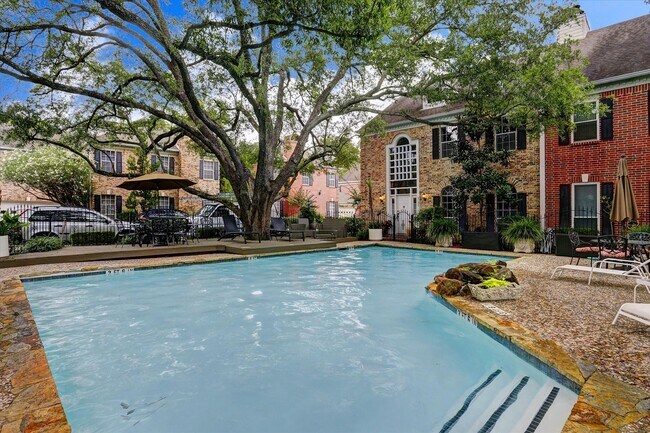 Building Photo - 2125 Bering Dr
