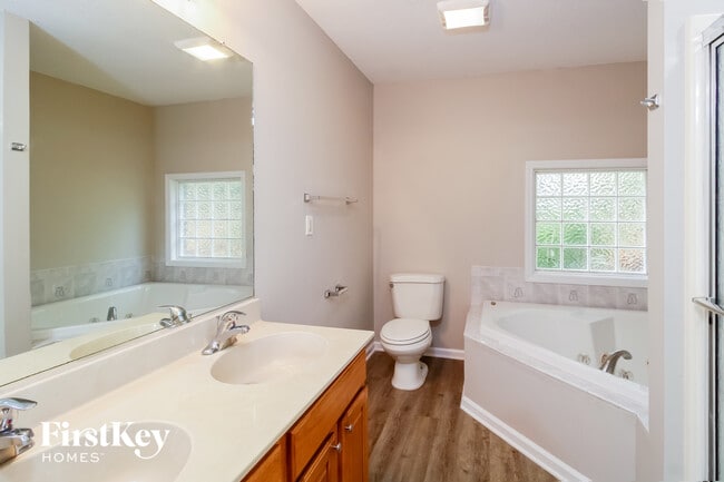 Building Photo - 625 Scott Dr