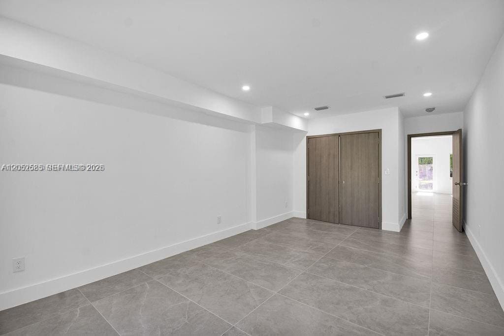 Building Photo - 7902 SW 67th Ave