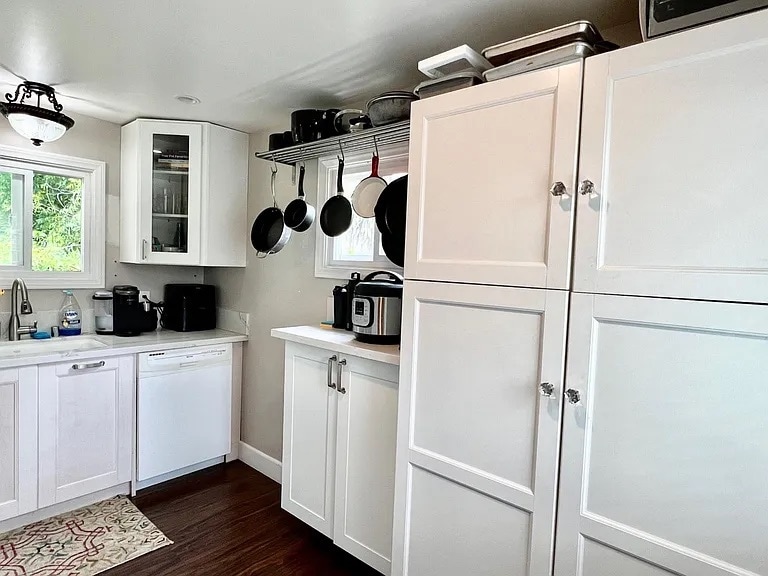 Kitchen - 1426 Bath St