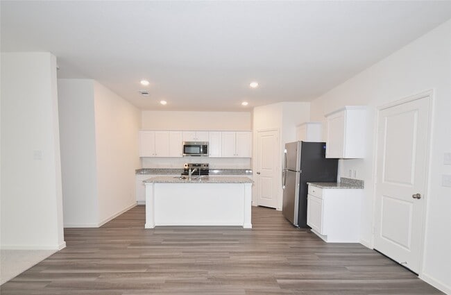 Building Photo - 15291 Abella Dr