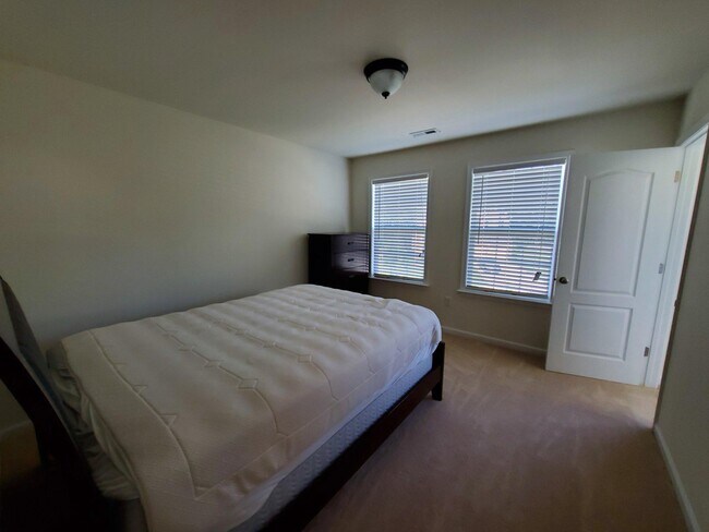 Building Photo - 233 Kanter Dr