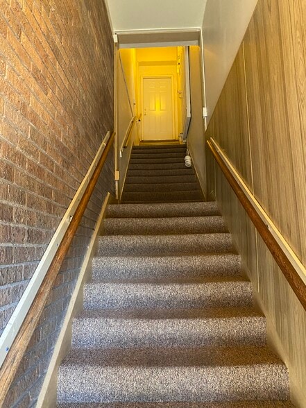 Building Photo - 200 N Main St