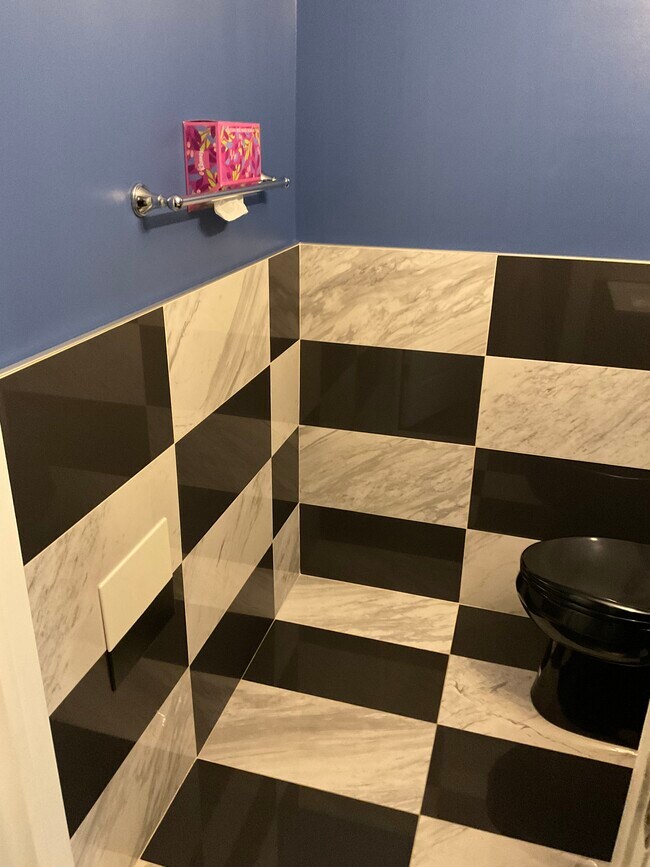 Building Photo - 701 Lamont St NW