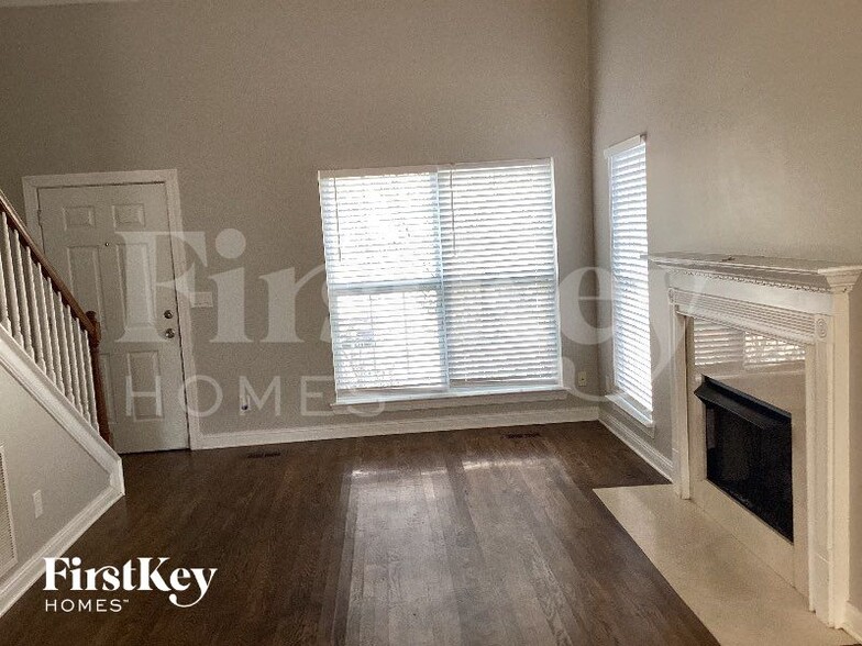 Building Photo - 7142 Riverfront Dr