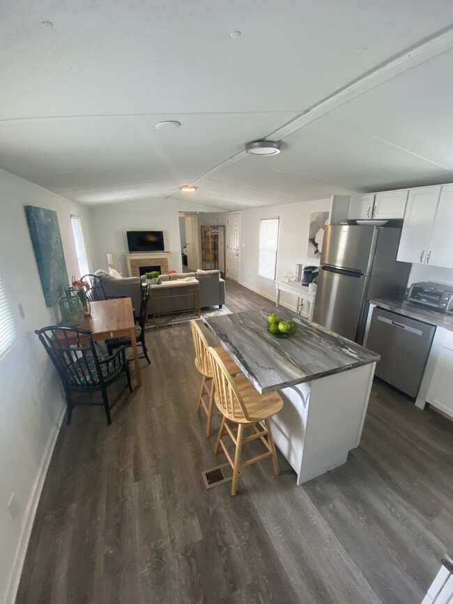 Building Photo - 430 Ranch Rd