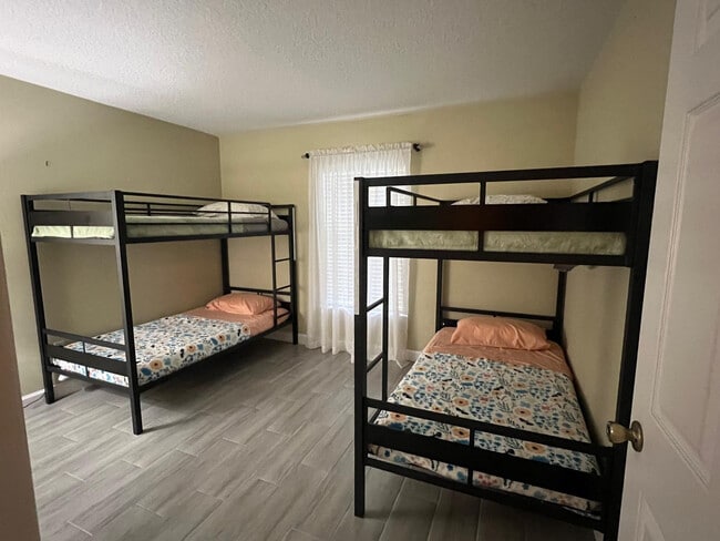 Building Photo - 13775 SW 115 Pl