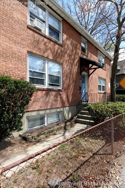 Building Photo - 48 Kirkland St
