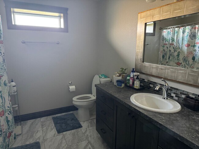 Building Photo - Incredible Home with Great Views in NW Bis...