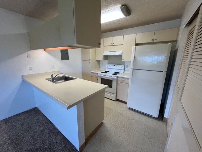 Building Photo - Ihona (Waipahu/Waipio) - Upstairs 1 Bedroo...