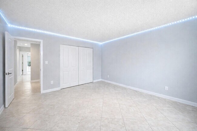 Building Photo - 737 SE 1st Way