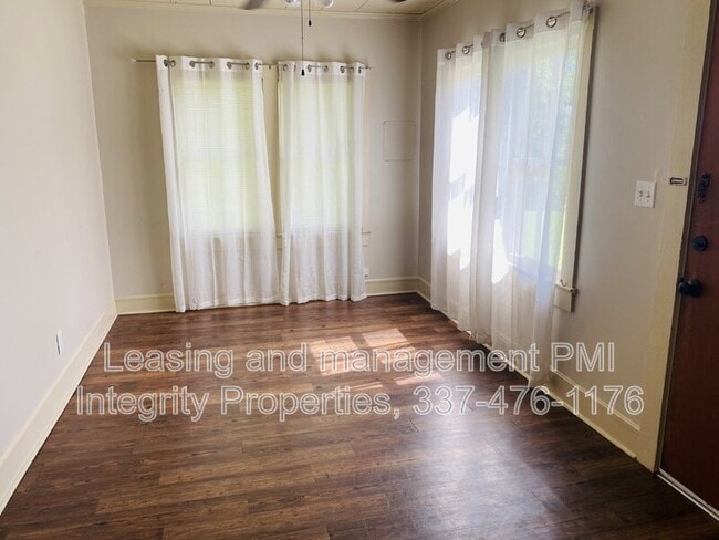 Building Photo - 306 S Lee Ave
