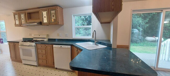 Building Photo - 6740 Greystone Ln