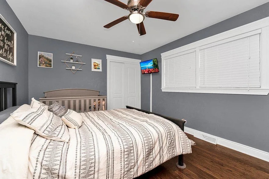 Building Photo - 8630 S Komensky Ave