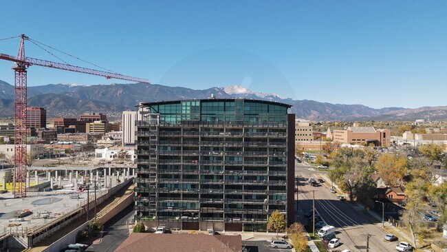 Building Photo - 417 E Kiowa St