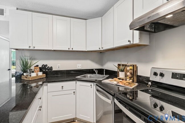 Building Photo - 31 Huneycutt Dr
