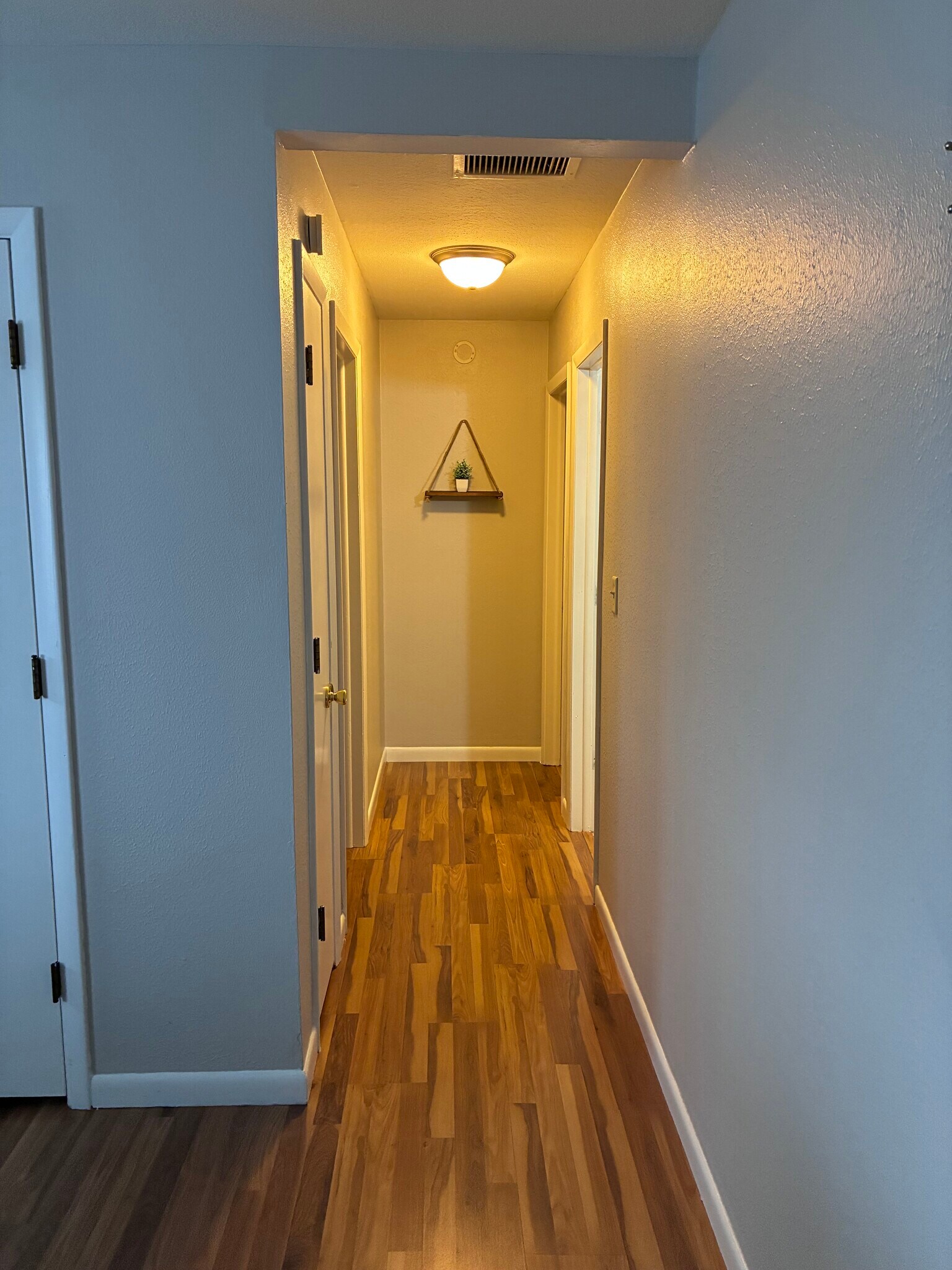 Building Photo - 1026 N Jefferson St