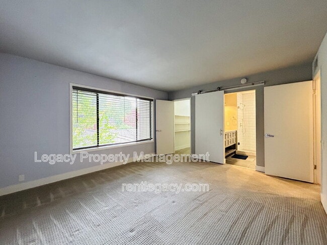 Building Photo - 134 Hartnell Pl