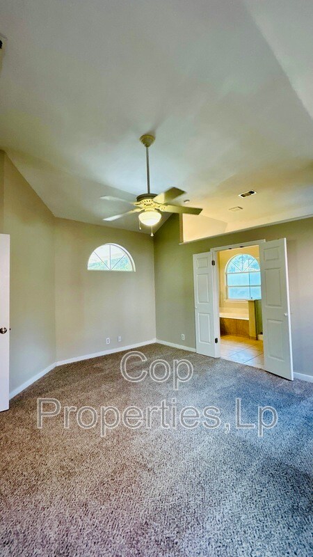 Building Photo - 6362 Parkland Oaks Dr