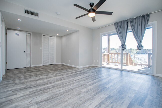 Building Photo - Lakefront Living at Fairfield Plantation