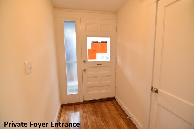 Building Photo - 20-24-24 Walnut St