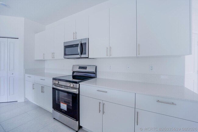 Building Photo - 5838 Park Pl