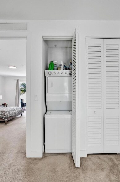 Building Photo - 480 NE 35th Ct