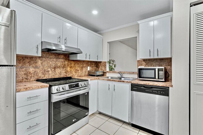 Building Photo - 1830 Dixieana St