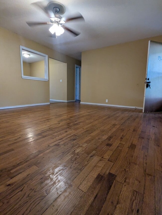 Building Photo - Quaint 3/2 on large shaded lot in Azle! Summer MoveIn Special!