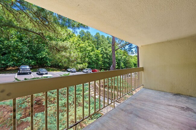 Building Photo - 3 bedroom, 2 bath in Bolinwood!