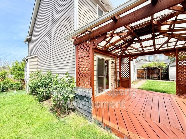 Building Photo - 5621 NE 64th Street