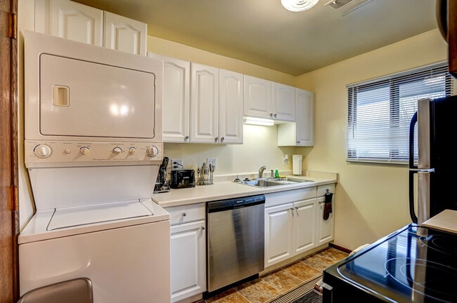 Building Photo - 3914 S Tara Hill Dr