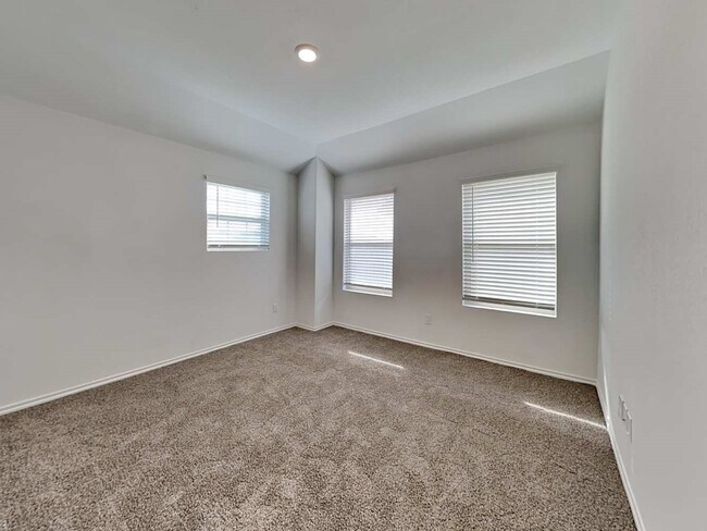 Building Photo - 24114 Mustang Run Dr