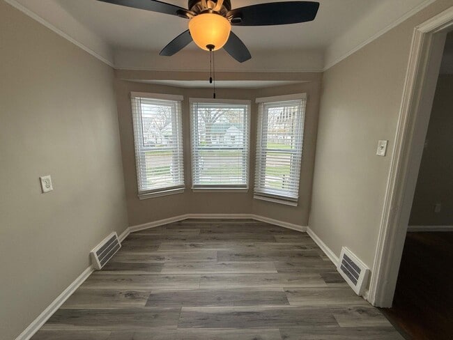 Building Photo - Renovated 3-Bedroom Home – We Welcome Sect...
