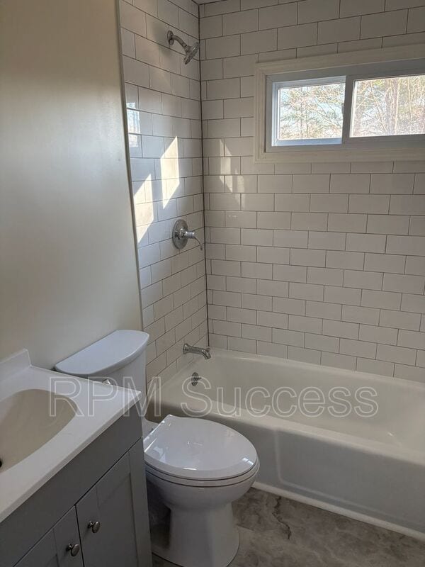 Building Photo - 797 Tucker Rd