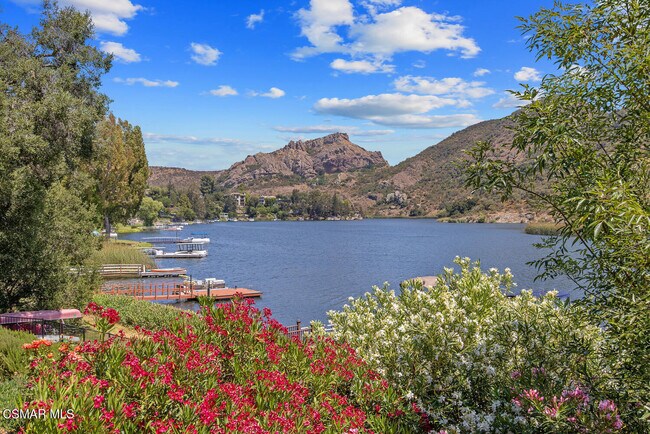 Building Photo - 498 Lake Sherwood Dr